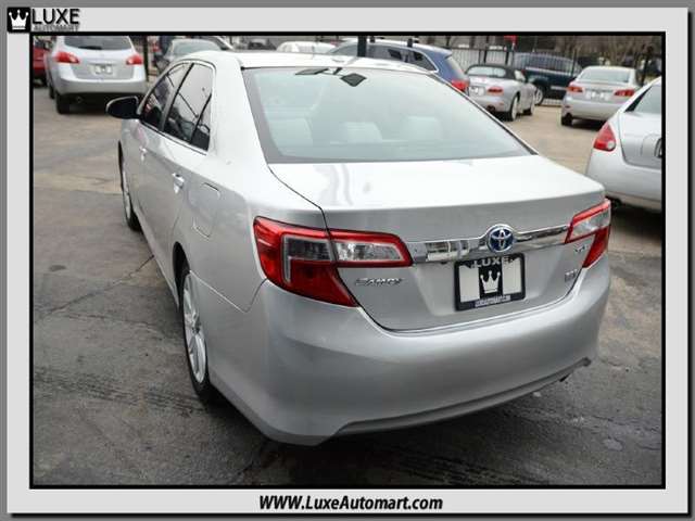 2014 Toyota Camry XLE 4dr Sedan